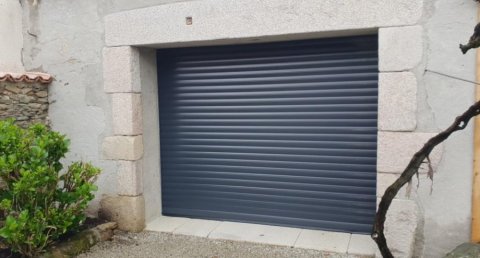Porte de garage enroulable à Chasselay