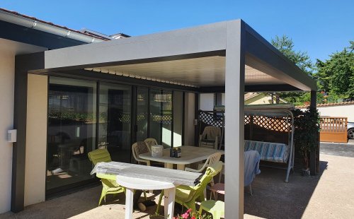 Pose et installation d’une pergola bioclimatique à Marennes