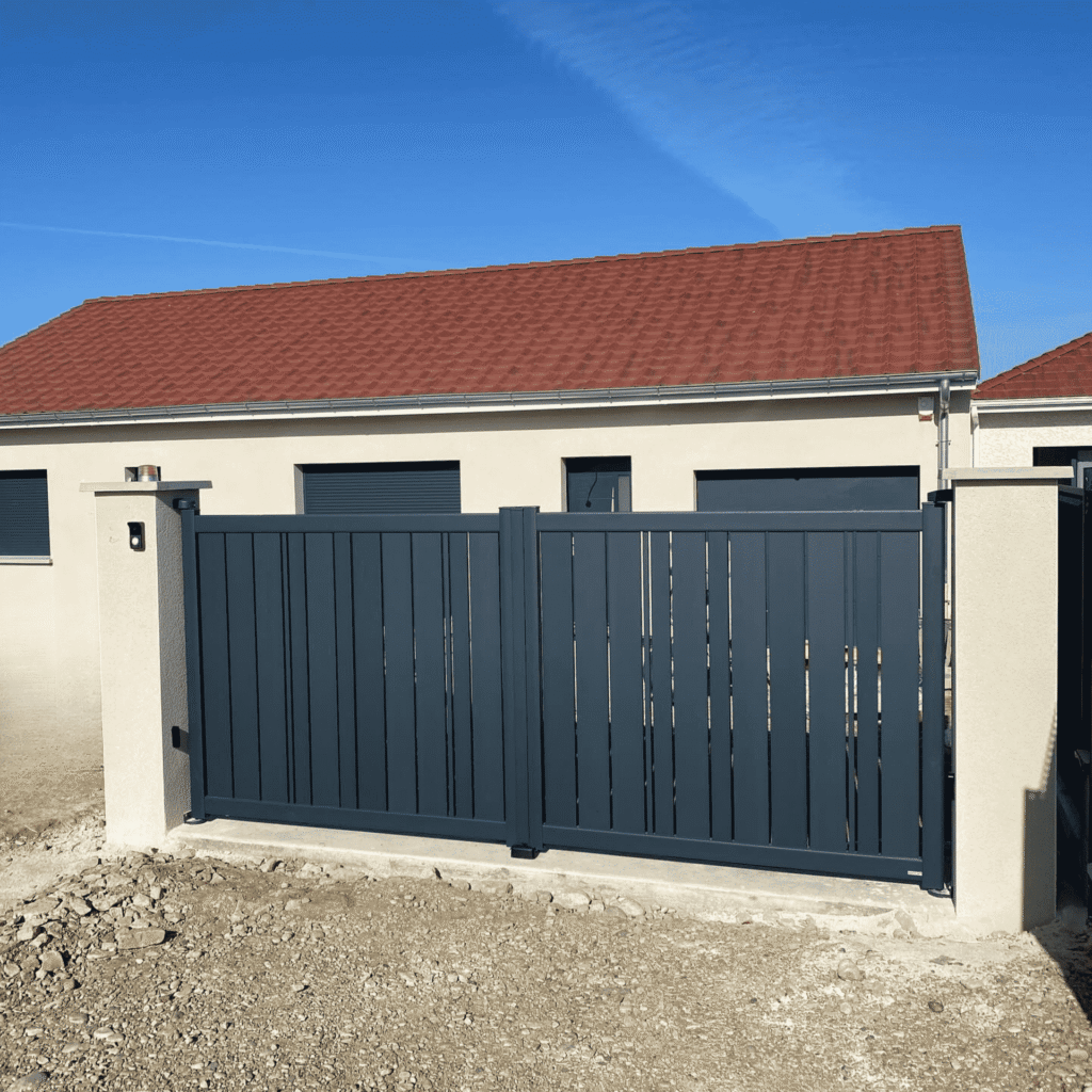 Pose de portail et clôture en aluminium sur mesure